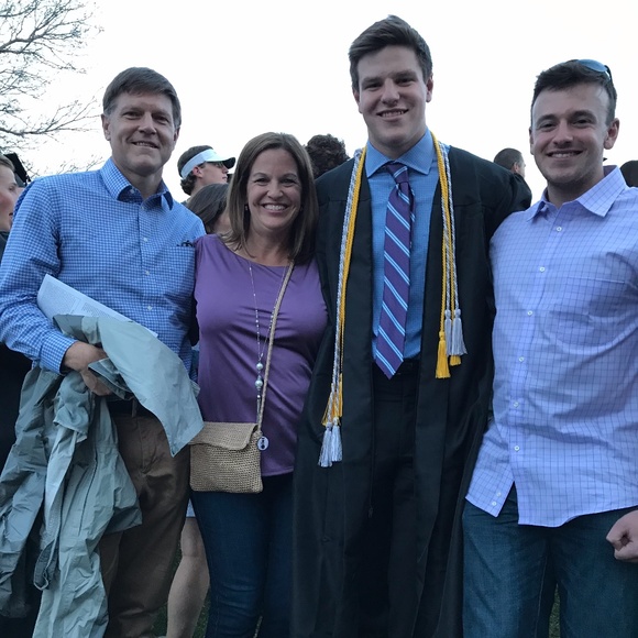 Meet your Posher, Dawn - Picture 2 of 5